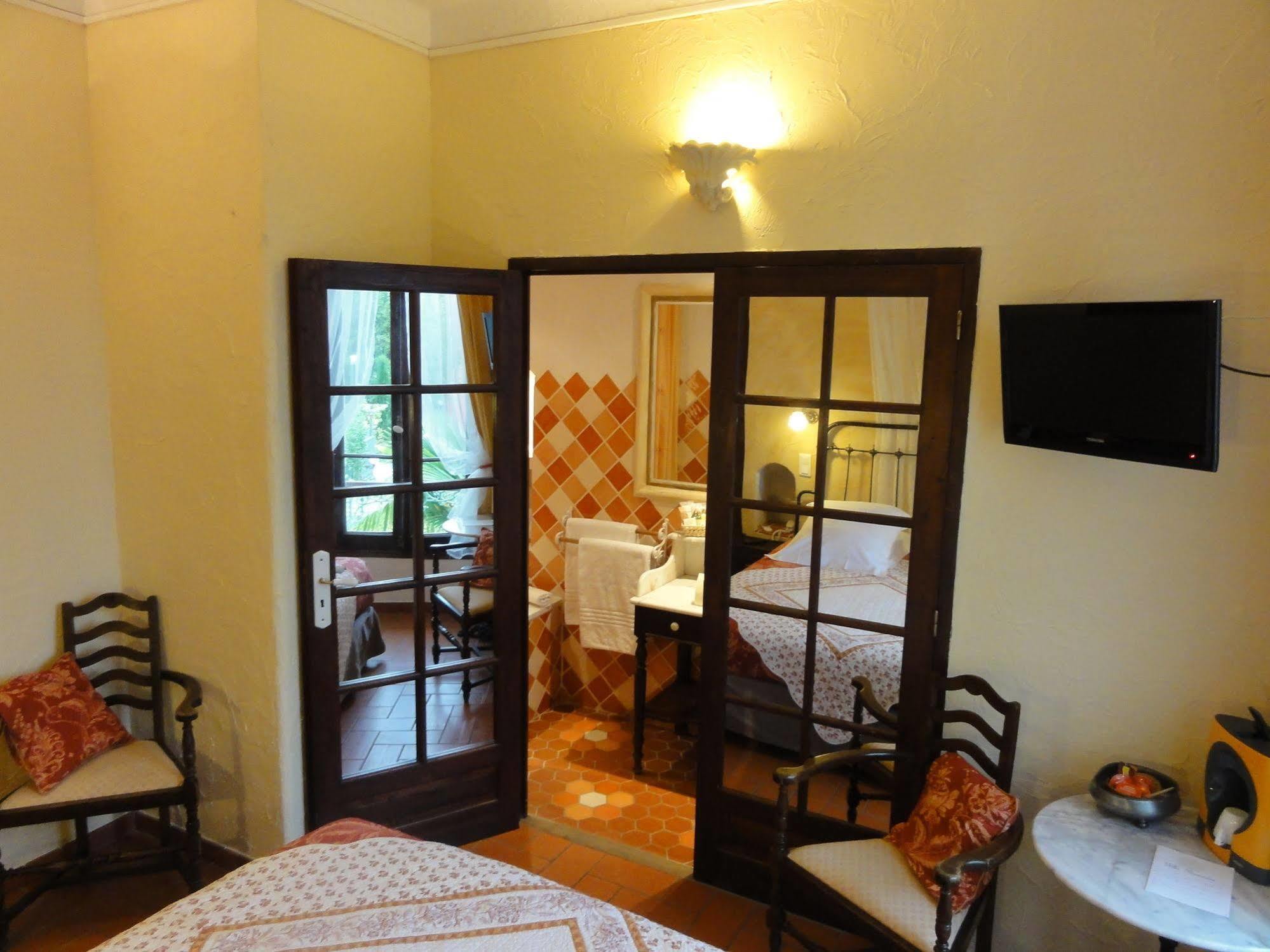 La Villa Roseraie , Hotel Familial Ouvert Toute L Annee Vence Buitenkant foto