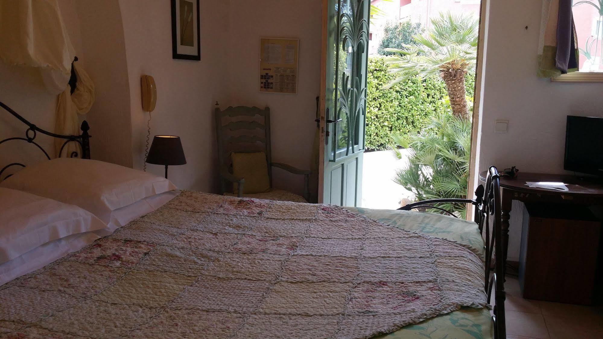 La Villa Roseraie , Hotel Familial Ouvert Toute L Annee Vence Buitenkant foto