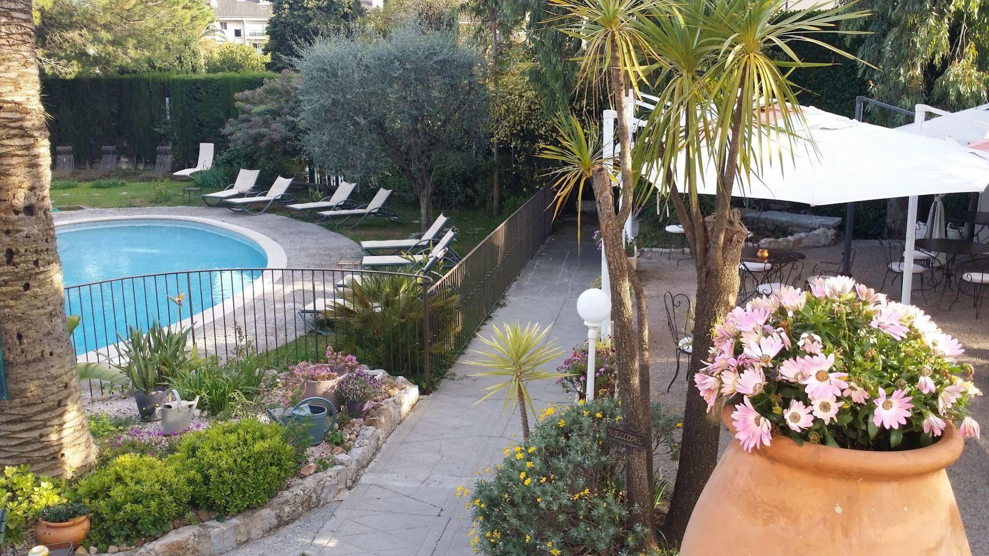 La Villa Roseraie , Hotel Familial Ouvert Toute L Annee Vence Buitenkant foto